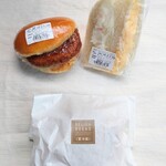 ベーカリーハウス　ヤジマ - コロッケパン 160円
            ミックスサンド(ポテト) 200円
            バニラクリーム 150円