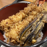 Shun - 上天丼…だったと思ふw
                        海老がデカいし、かなり火入れがイイし、ギャルの尻ケツのようにプリップリ。