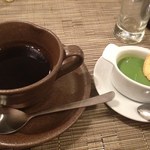 ワンシーン - 挽き立て豆のコーヒーとトロトロ抹茶プリンのデザート♪