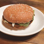 McDonald's Rivasaido Senshu Ten - 『赤いガーリックテリヤキ』420円