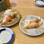 Sushi Tatsu Yumetaun Hatsukaichi Ten - サーモン２種