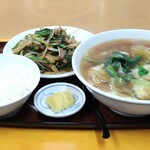 Hama Cho - レバニラ炒め定食とワンタンメン