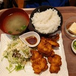 キッチンさくら木 - 料理写真:唐揚げ4個定食