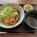 Udon Cafe Tsuru no Ongaeshi Marina Hoppu Ten - 夏季限定つけそば風冷やし中華￥880(麺大盛1玉増し￥220)