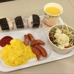 Comfort Hotel Tokyo Higashi Nihonbashi - ホテルの朝食。スクランブルエッグが美味しそ〜。 東京都日本橋