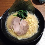 Yokohama Iekei Ramen Zenkiya - 醤油ラーメン（700円）