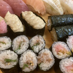 Sushi-ya Ginzo Kawaguchi Ten - シーチキンサラダとか、回転寿司より見た目が。