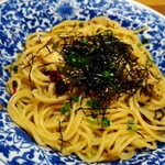 Kamakura Pasta Ionmorusuzukaten - 高菜と鶏肉のピリ辛パスタ