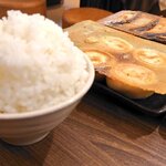 大衆酒場 みつ星餃子 - ライス大と餃子各種