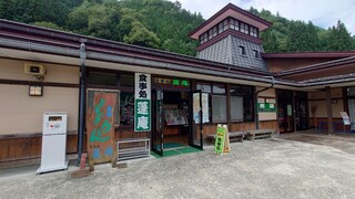 Michi no Eki Hida Asahi Mura - 食事処はまだ営業していなかった