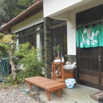 Owariya - お店の玄関