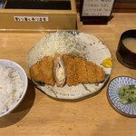 いっとん - チーズかつ定食（940円）