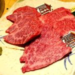 Sumibi Yakiniku Muteki - 「八戸毬姫牛３点盛り（２名様分）」（3,980円）