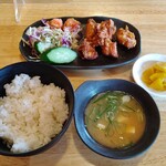 焼とり 居酒屋 吉鳥 - 唐揚げ定食（550円）