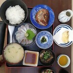 志摩の海鮮丼屋 - 糸島の鯛づくし２２００円