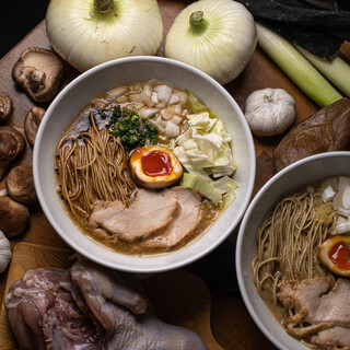 The specialty at the end! High-color chicken plain soup ramen