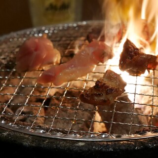 七輪で焼く自慢の牛ホルモン！気軽に焼肉なら当店へ♪