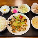 台湾料理 八福 - 料理写真:「八宝菜定食」968円税込み♫