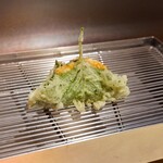 Tempura Yama no Ue Ginza - うに大葉まき