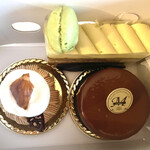 Patisserie & Chocolatier & Cafe  Lotus M - 