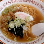 中華飯店　紅蘭 - ハーフ醤油ラーメンは普通に旨い！