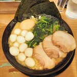 Machida Shoten Suidobashi Ten - MAXラーメン + 麺増し + うずら5個 + うずら5個 + ほうれん草