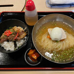 炭火焼肉 寿門 - 冷麺セット(ミニ牛丼) 1,100円