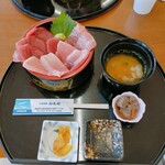 Oshokuji Dokoro Kamome - マグロ三色丼