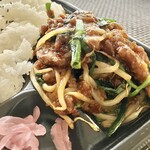 京王ストア - レバニラ炒めライス430円