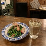 MASUMASU SAKE SHOP & OBANZAI - 鎌倉野菜のサラダ小と本日の日本酒