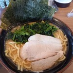 Yokohama Iekei Ramen Makuriya Inazawa Ten - ラーメン(ほうれん草、海苔増し)