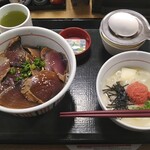 なか卯 - とろたまかつおのたたき丼(豪快盛)+明太子クリームうどん(小)