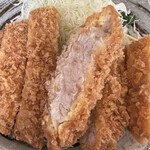 かつ膳 - 口腔内へ放り込むとドクドク出てきました！美味過ぎる！！！