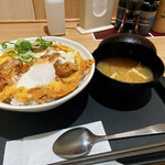 Matsuya Kitano Ten - 松屋が本気で挑む親子丼「松」500円の大盛(＋60円)。