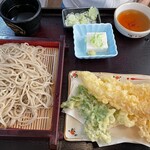 麺棒倶楽部 - 料理写真:海老天せいろ