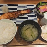 Awayoku Bar Shinagawa - 銀鮭の炭火焼定食￥1100