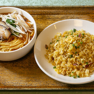 If you want to enjoy authentic Chinese food in Ginza, we recommend a great value set lunch.