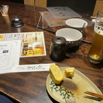 ぽんしゅ堂 - 料理写真:だし巻き卵とビール