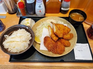 Tonkatsu Katsu Kuniya Takashimadaira Ten - 海鮮フライ定食