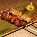 Ganso Yakitori Kushi Hatchin Chayaba Cho Ten - シロ、レバー各154円