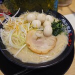 Yokohama Iekei Ramen Yuurakuya Okazaki Uto Ten - ねぎラーメン（塩）