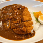 カレーのスタンド - 料理写真:カレー中サイズ(ライス280g)＝600円
トンカツ＝300円←トッピング