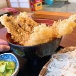 Soba Dokoro Heigetsu An - 穴子天丼　穴子天が2本ものっています