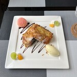 cafe mille feuille - 金のフレンチトースト　¥890-