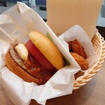 FRESHNESS BURGER Jiyugaoka Ten - 