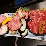 Kuroge Wagyu Yakiniku Ushitatsu - 上カルビ、厚切り牛タン、上ハラミ