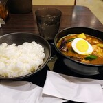 CoCo Ichiban Ya Shinmizuhashi Ten - ローストチキンスープカレー990円 並