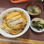 美の屋 - 料理写真:カツ丼（税込み１１００円）