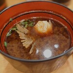 Sakanaya no Maru Zushi Uehonmachi Ten - セットの赤出汁。。。あら汁？