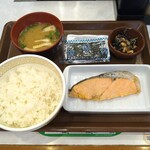 Sukiya Kamiroku Ten - 鮭朝食（400円）